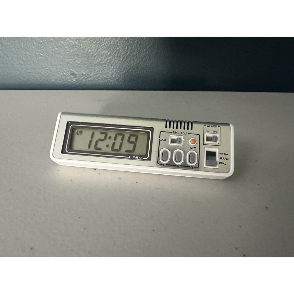 LCD Futura mini desk vintage portable alarm clock with case